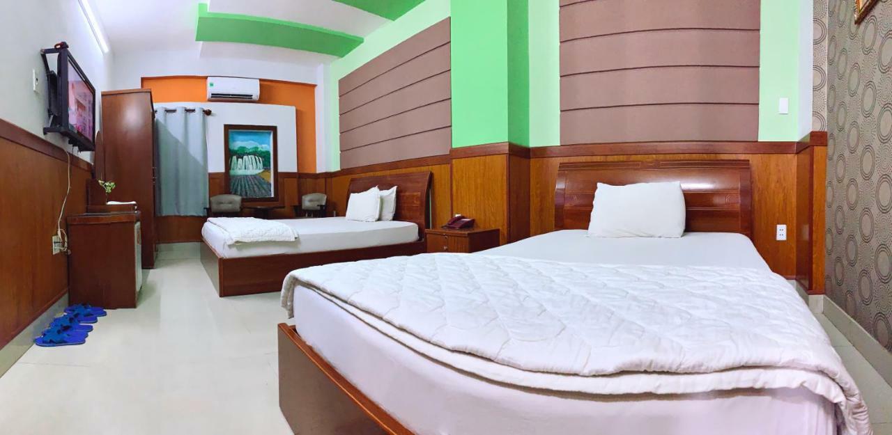 Huỳnh Anh * TP. Hồ Chí Minh