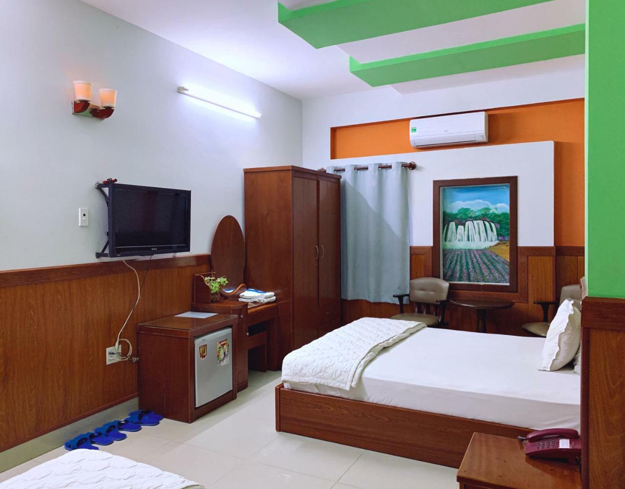 Huỳnh Anh Khách sạn *