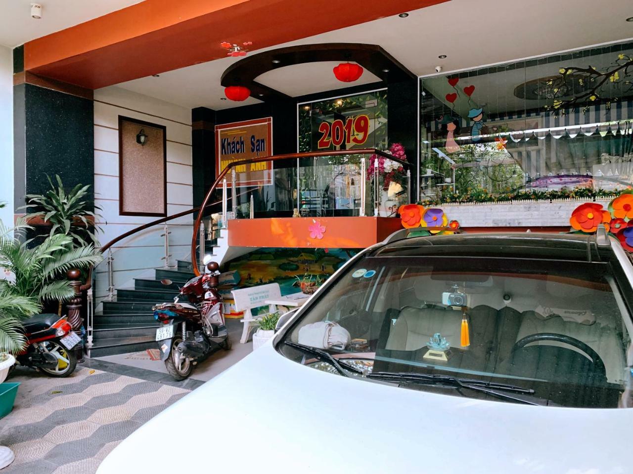 Khách sạn Huỳnh Anh *